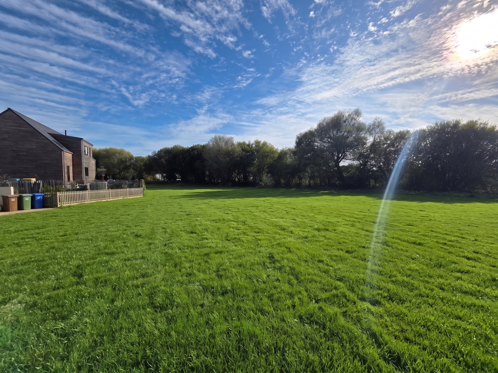 LOCTUDY, Larvor, A 5 min de La Mer, Terrain Constructible et Viabilisé de 768m²