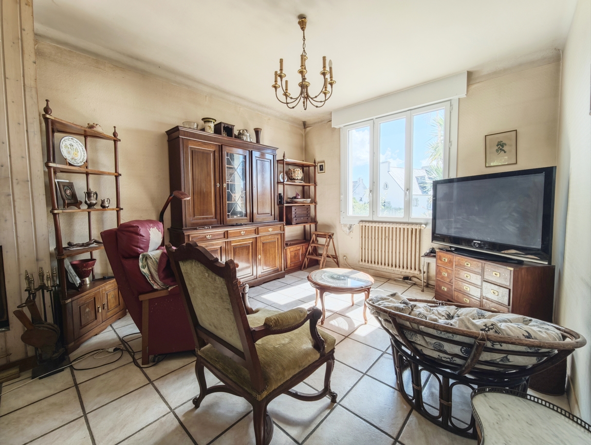 Quimper Kerfeunteun. Fort Potentiel pour Maison Familiale ou Opportunité d’investissement en Immeuble de Rapport.