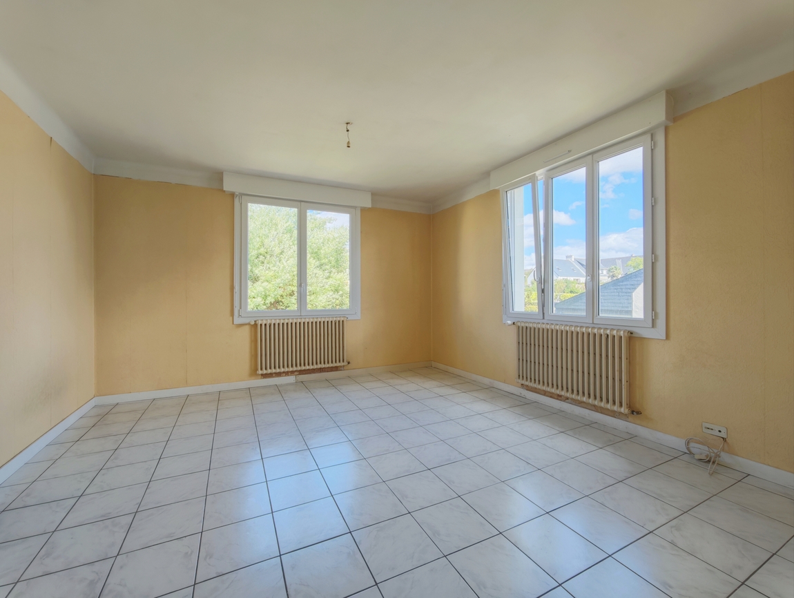 Quimper Kerfeunteun. Fort Potentiel pour Maison Familiale ou Opportunité d’investissement en Immeuble de Rapport.