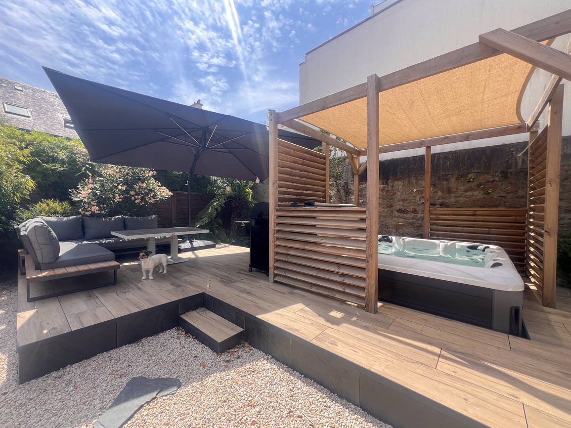 LORIENT HYPERCENTRE – Rare – Appartement 90m² avec jardin clos, terrasse & jacuzzi – 3 chambres