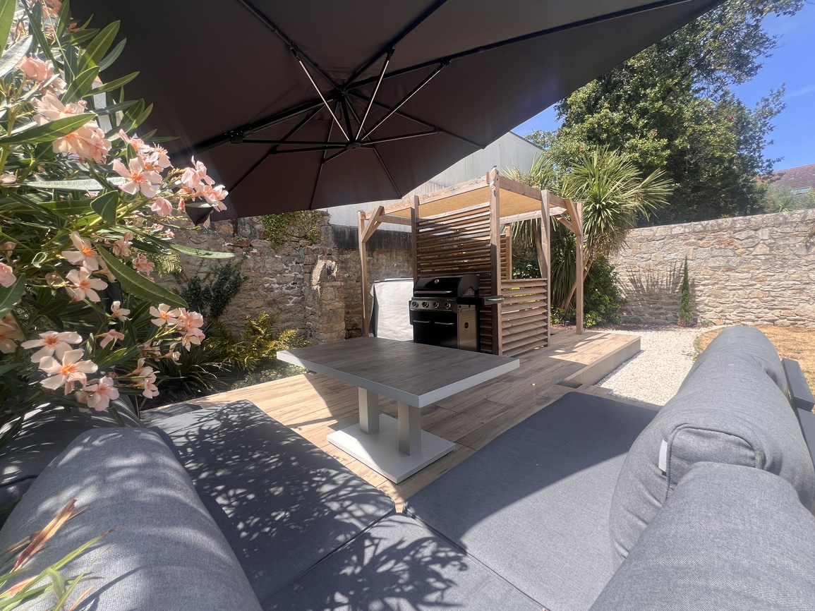 LORIENT HYPERCENTRE – Rare – Appartement 90m² avec jardin clos, terrasse & jacuzzi – 3 chambres