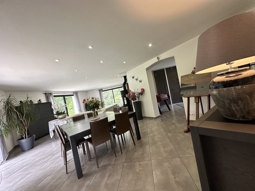 Guidel, Élégante Propriété Familiale de 198m2 sur un Magnifique Paysagé de 8 000 m² ! RARE !