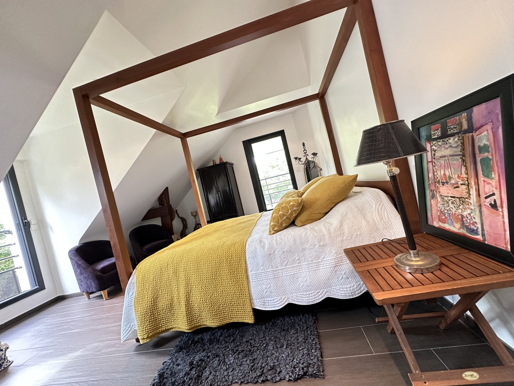 Guidel, Élégante Propriété Familiale de 198m2 sur un Magnifique Paysagé de 8 000 m² ! RARE !
