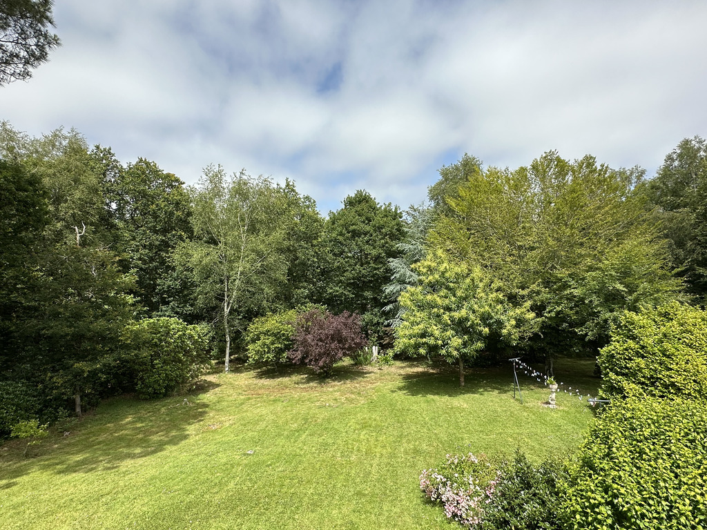 Guidel, Élégante Propriété Familiale de 198m2 sur un Magnifique Paysagé de 8 000 m² ! RARE !