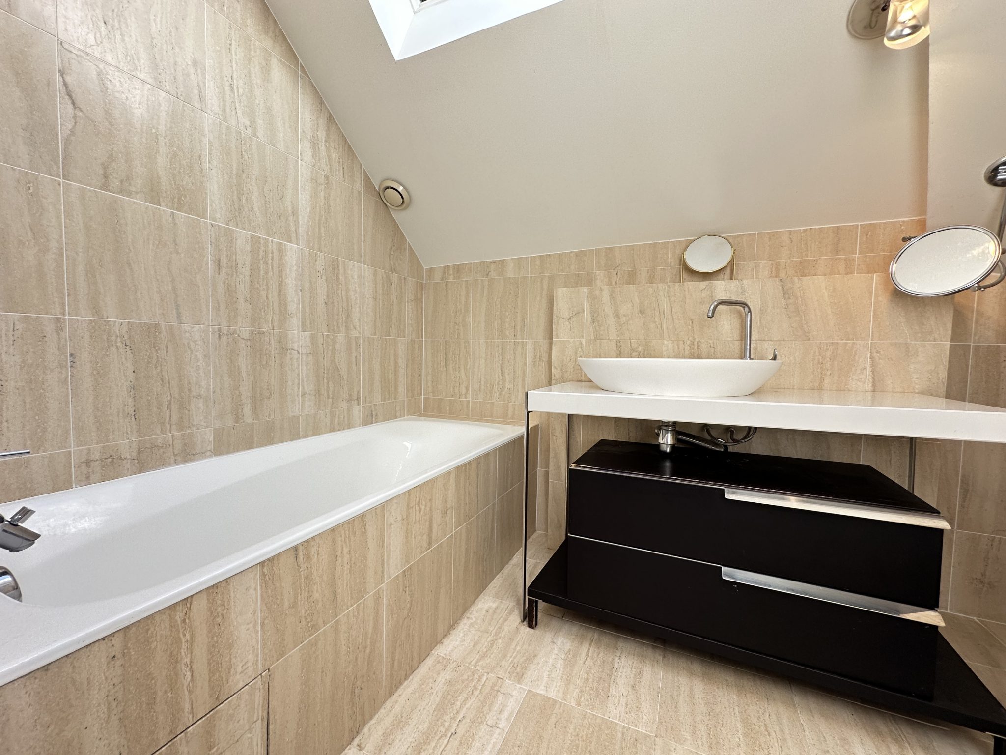 Au Coeur de Quimperlé, Ensemble Immobilier de 300m2 Proches Commerces & Ecoles ! A SAISIR !