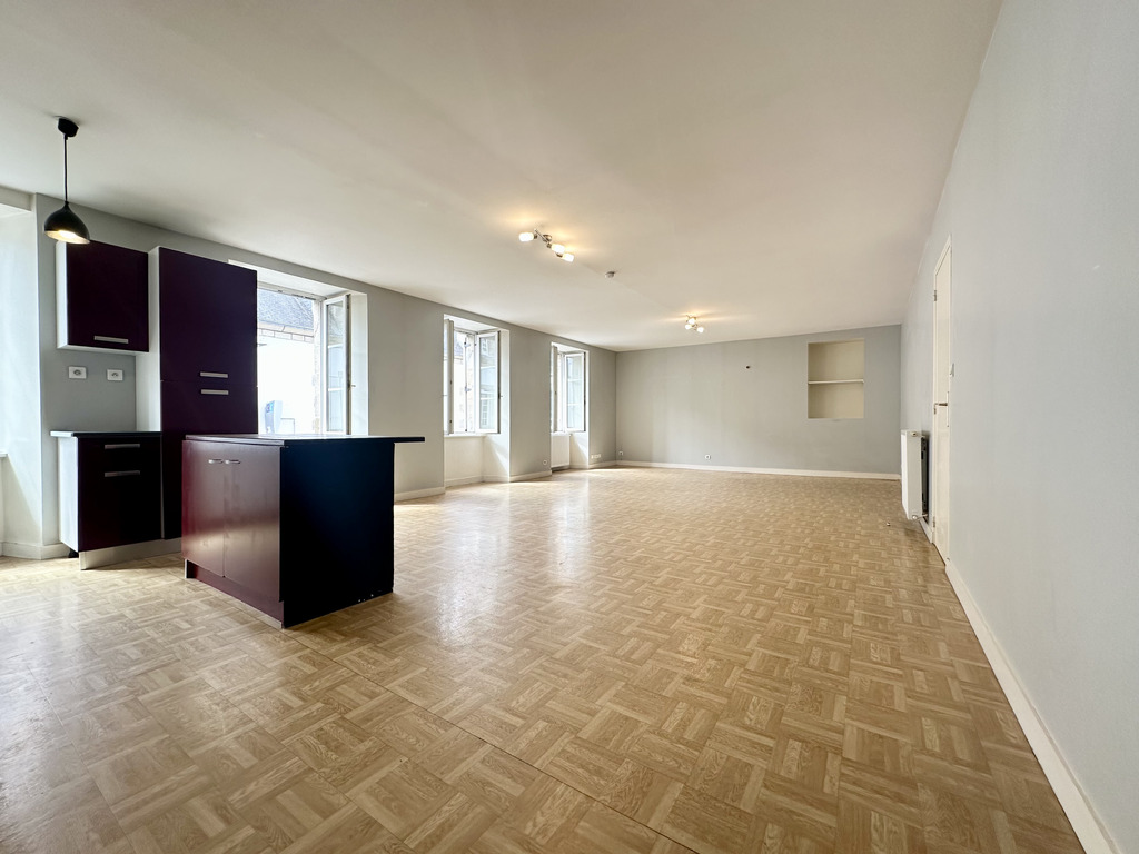 Audierne – Spacieux & Lumineux T3 de 76 m² au Cœur du Port