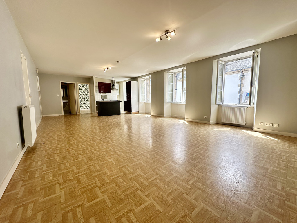 Audierne – Spacieux & Lumineux T3 de 76 m² au Cœur du Port