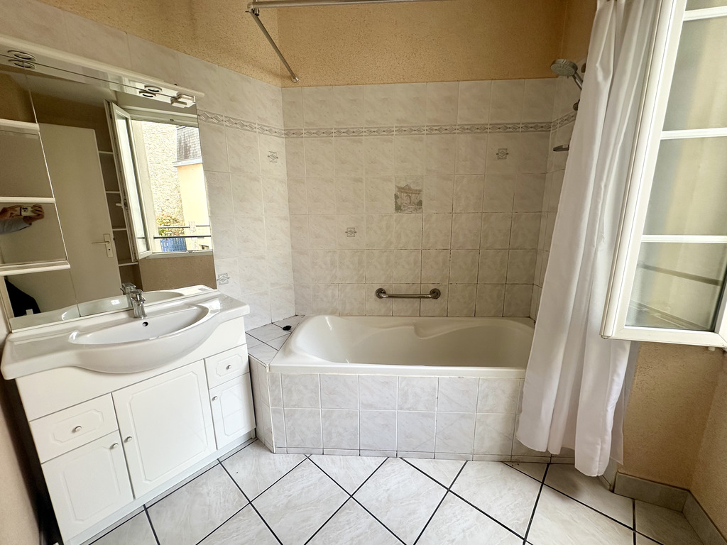Audierne – Emplacement Premium & Vue Mer, Joli T2 de 38 m² avec Terrasse