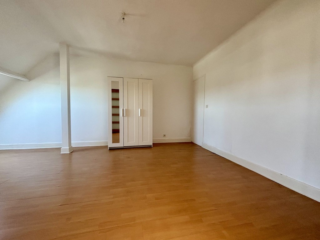 Exclusivité Agence – Proche Centre & Gare – Appartement T3 de 64m2 avec Garage & Cave