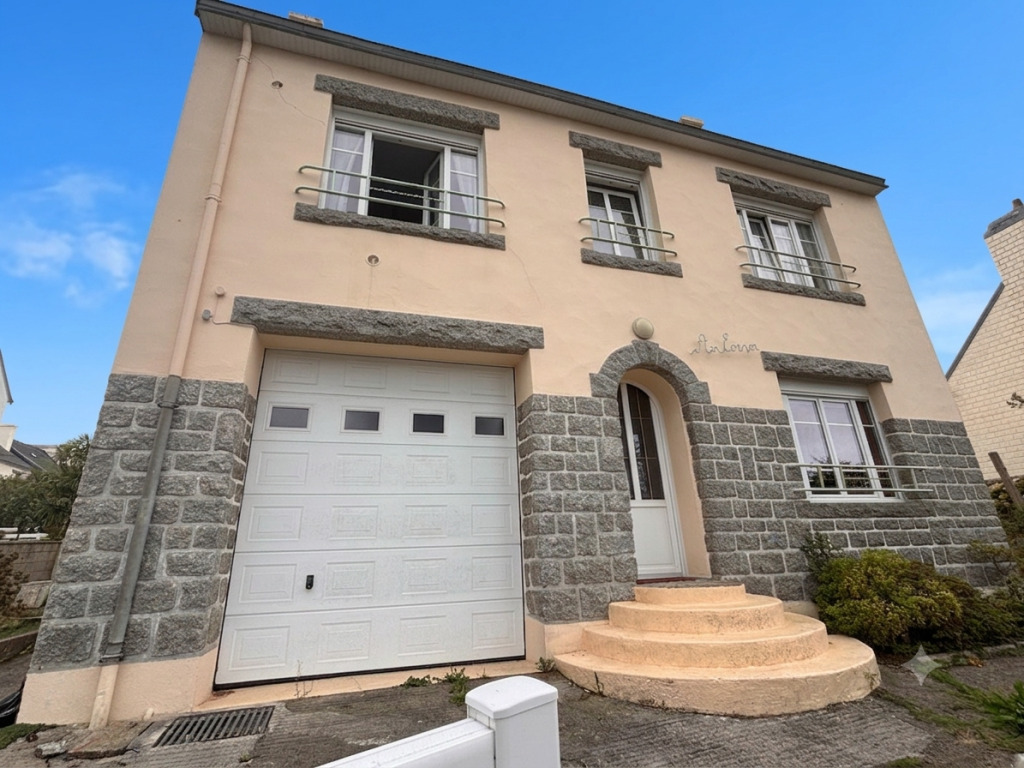Douarnenez Quartier Recherché de Ploaré. Maison Lumineuse avec 4 Chambres Proche Commerces à Pied.