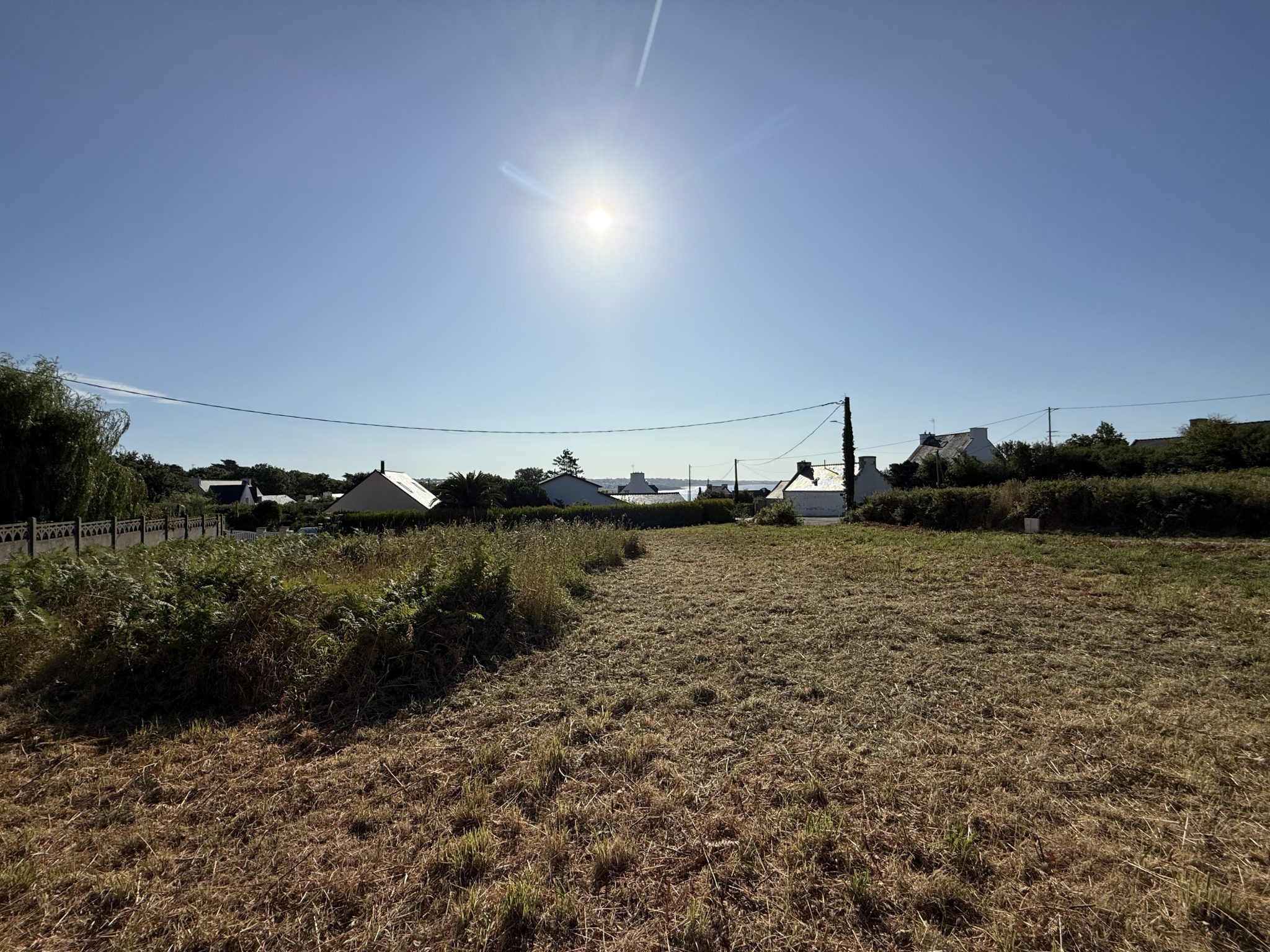 Audierne – Emplacement Idéal Vue Mer & Plage à Pied pour ce Terrain Constructible de 810 m²