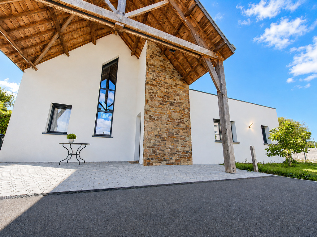 Belz – L’Elégante & Lumineuse Maison d’Architecte Sur Terrain Paysagé de 1300m²