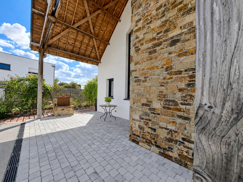 Belz – L’Elégante & Lumineuse Maison d’Architecte Sur Terrain Paysagé de 1300m²