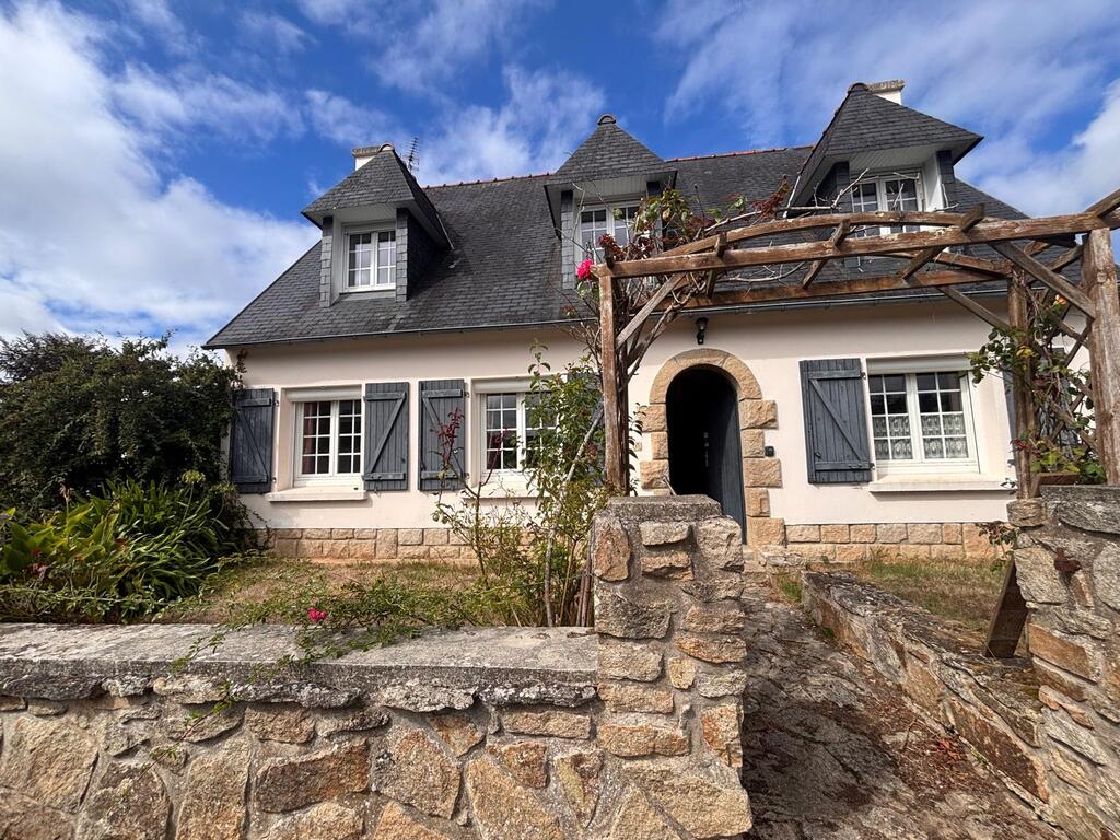 5 min de Quimper L’intemporelle Maison de Quartier avec jardin & Vie de Plain Pied