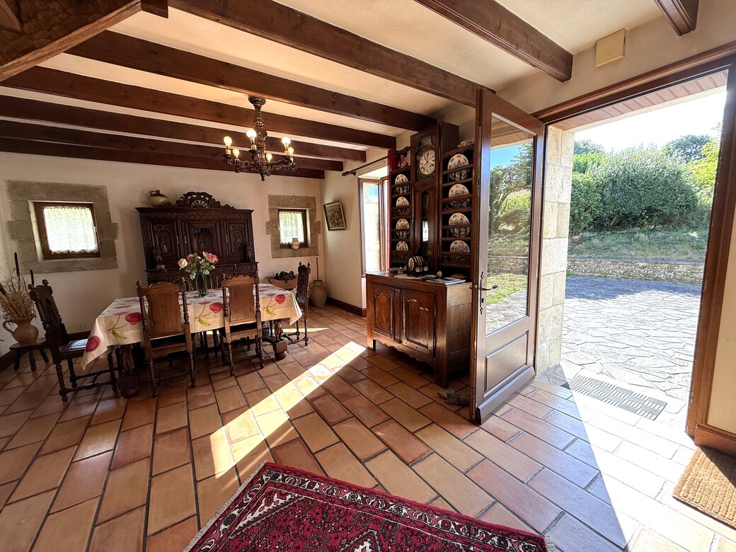 Plogastel-Saint-Germain – La Jolie Maison de Campagne Située au Calme sur un Terrain Arboré avec Verger