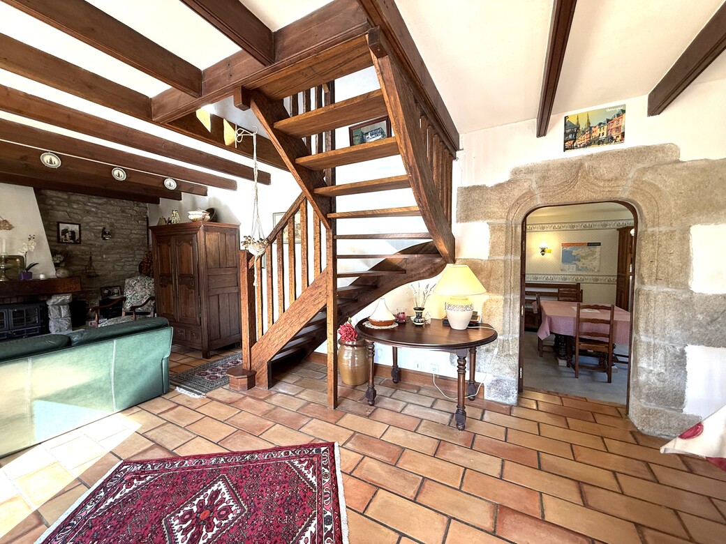 Plogastel-Saint-Germain – La Jolie Maison de Campagne Située au Calme sur un Terrain Arboré avec Verger