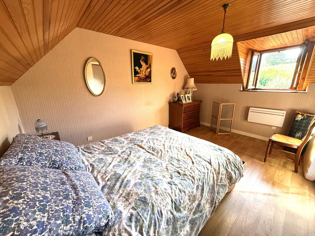 Plogastel-Saint-Germain – La Jolie Maison de Campagne Située au Calme sur un Terrain Arboré avec Verger