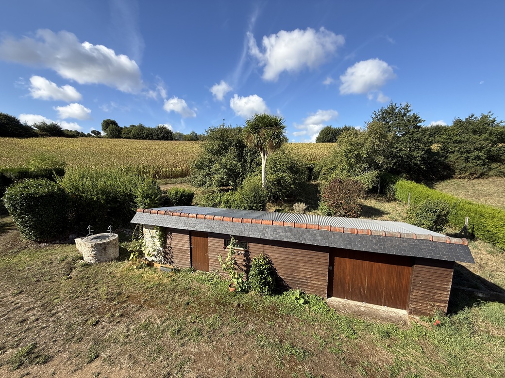 Plogastel-Saint-Germain – La Jolie Maison de Campagne Située au Calme sur un Terrain Arboré avec Verger