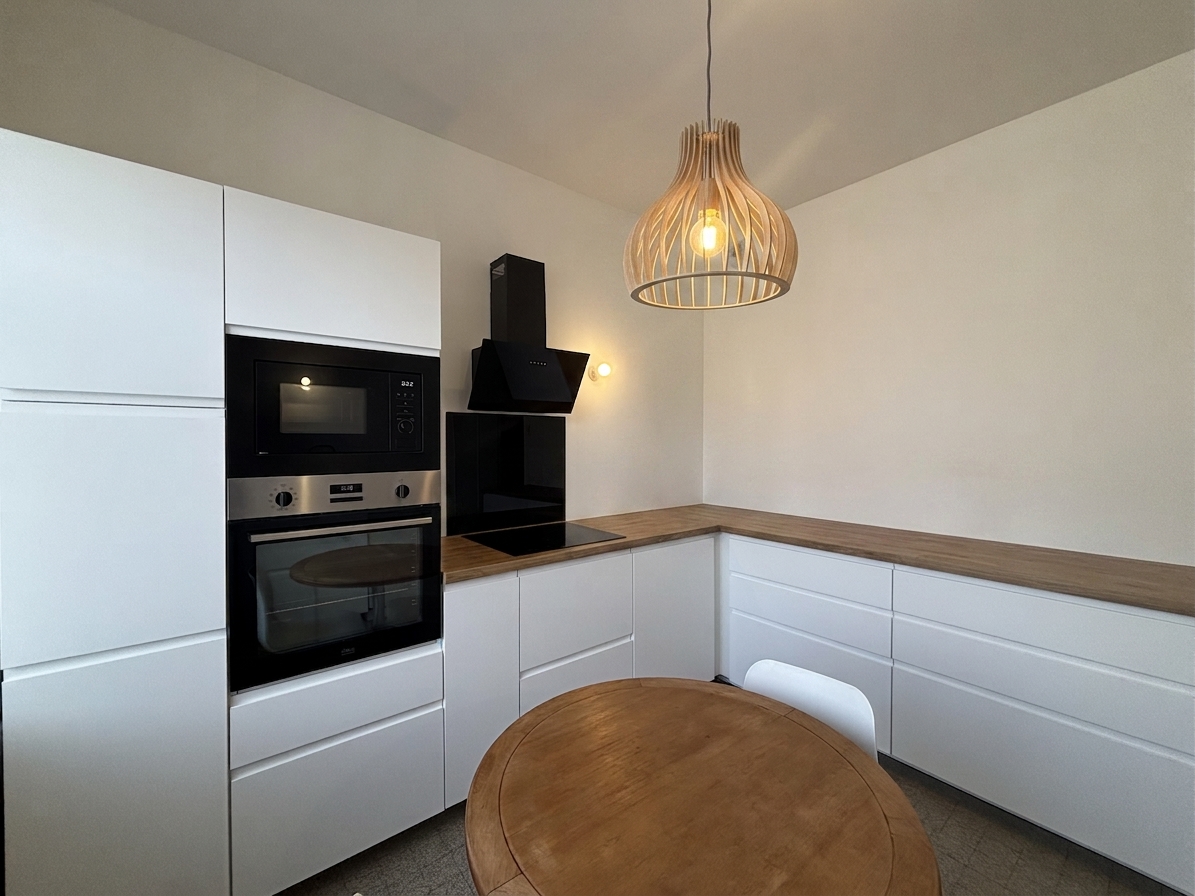 Quimper. Charme & Authenticité pour Maison Familiale Parfaitement Rénovée avec Terrasse