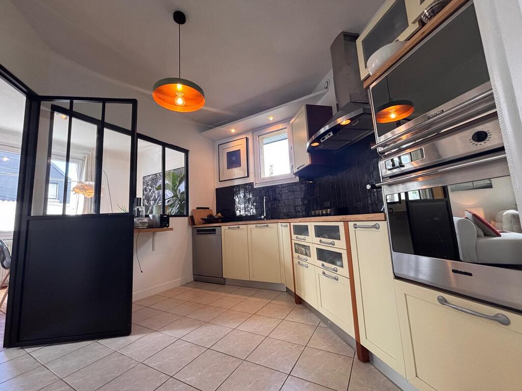 Quimper Centre vile à Pied Coquette Maison Rénovée avec jardin & 3 chambres