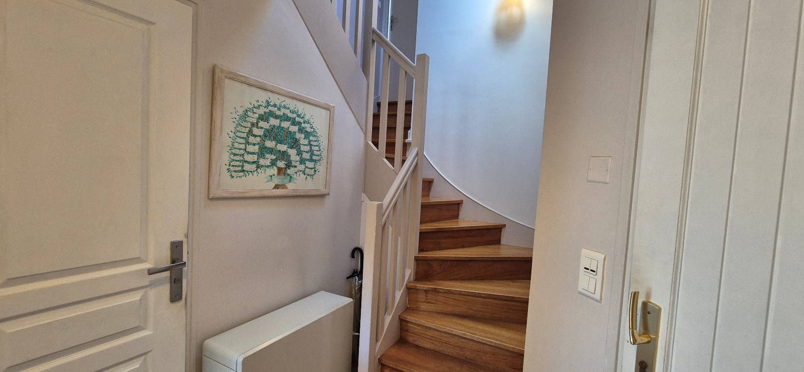 Gouesnach – Jolie contemporaine au calme dans le Bourg 4 Chambres avec Jardin