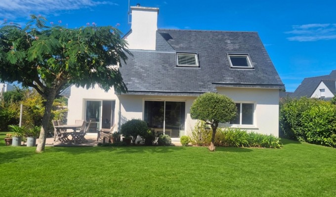 Gouesnach – Jolie contemporaine au calme dans le Bourg 4 Chambres avec Jardin