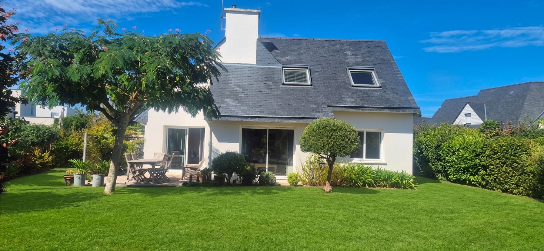 Gouesnach – Jolie contemporaine au calme dans le Bourg 4 Chambres avec Jardin