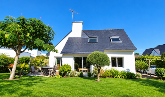 Gouesnach – Jolie contemporaine au calme dans le Bourg 4 Chambres avec Jardin