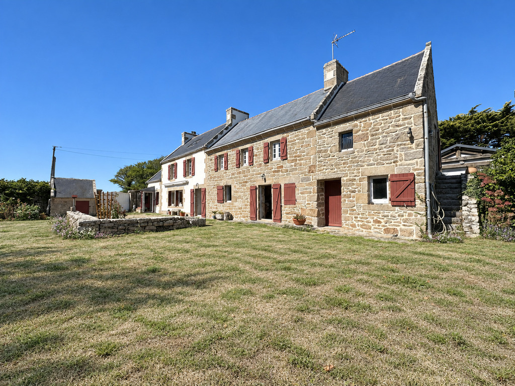 Audierne, Pierre & Vue Mer pour une Maison de Famille Hors du Temps