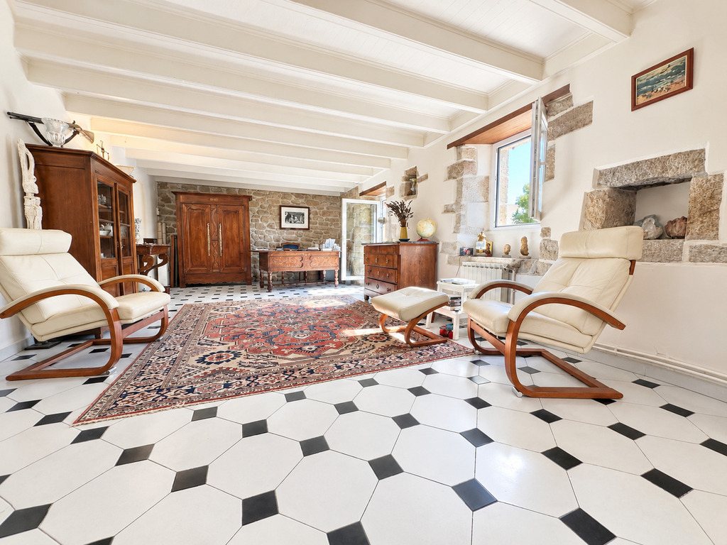 Audierne, Pierre & Vue Mer pour une Maison de Famille Hors du Temps