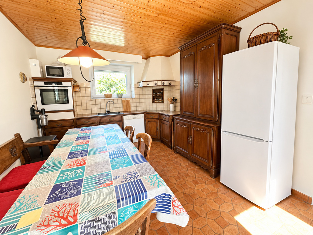 Audierne, Pierre & Vue Mer pour une Maison de Famille Hors du Temps
