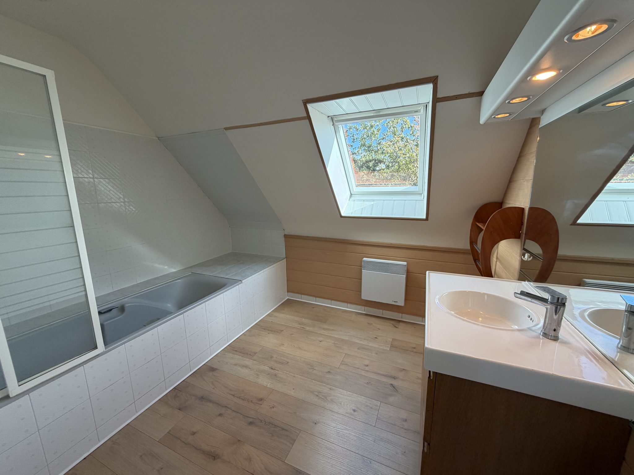 Quimper Kerfeunteun , La Ville à la Campagne Pour Coquette  Contemporaine & Son Vaste Jardin ( 1100m²) Sur Sous-Sol