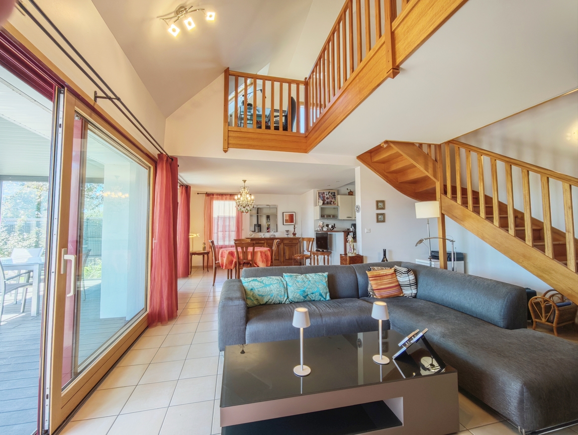 Ergué-Gabéric. Prestations Soignées pour Maison Contemporaine (135 m2) à Deux Pas des Commodités.