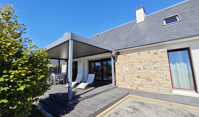 Ergué-Gabéric. Prestations Soignées pour Maison Contemporaine (135 m2) à Deux Pas des Commodités.