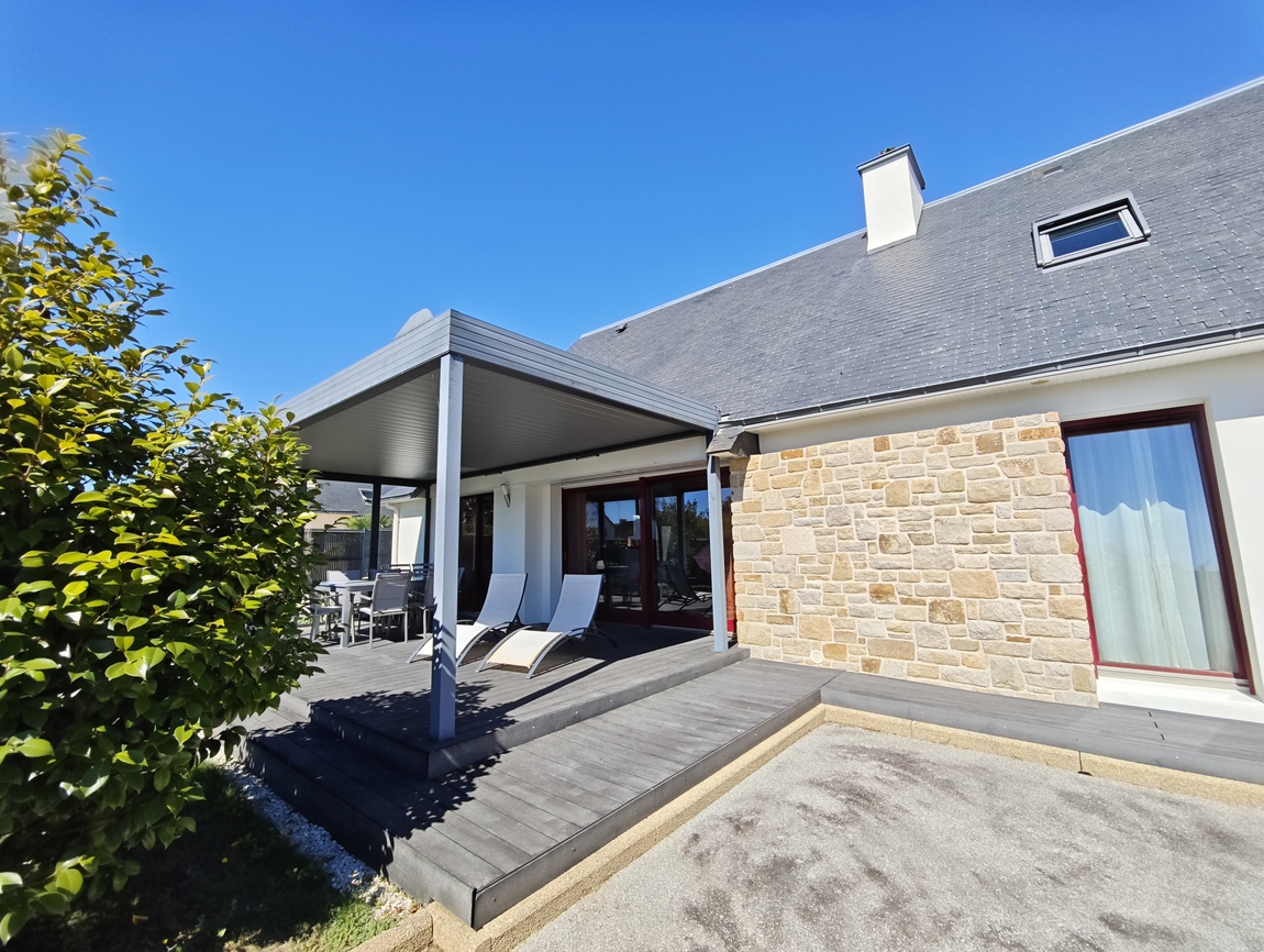 Ergué-Gabéric. Prestations Soignées pour Maison Contemporaine (135 m2) à Deux Pas des Commodités.