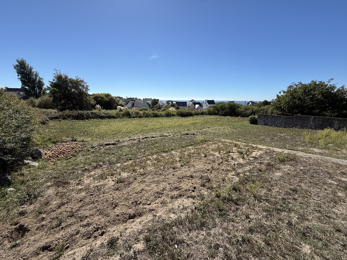 Plouhinec – Maison de 120 m² avec Terrain Constructible de 2100 m² Vue Mer et Plage à Pied