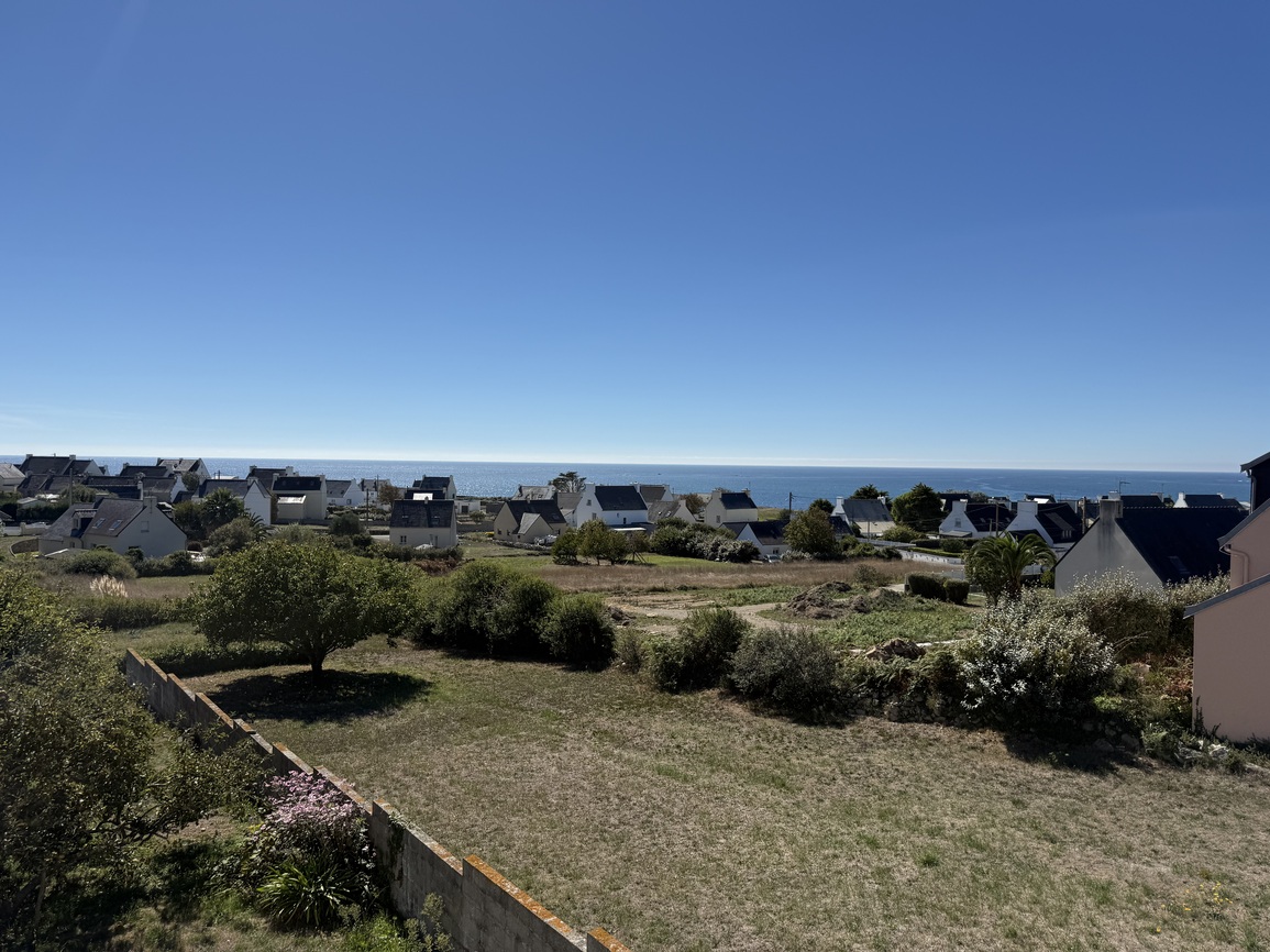 Plouhinec – Maison de 120 m² avec Terrain Constructible de 2100 m² Vue Mer et Plage à Pied