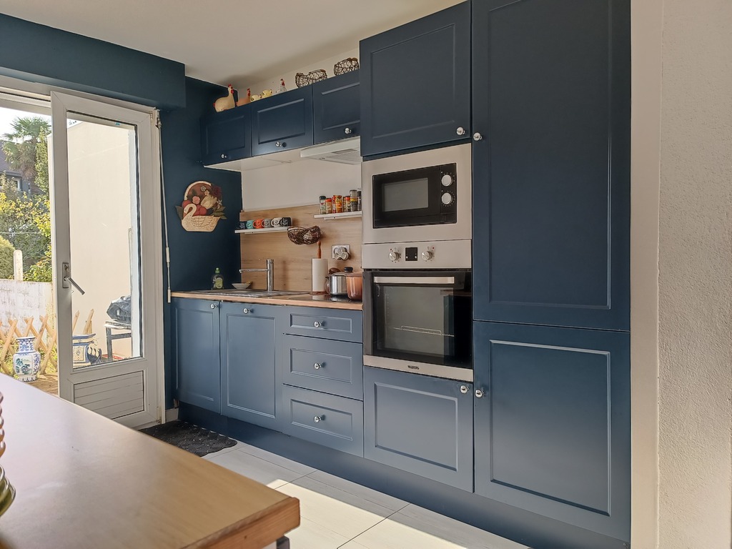 Rénovation Qualitative & Commerces à Pied Pour Cette maison des Années 60 Sur Son Terrain Clos de 280m²