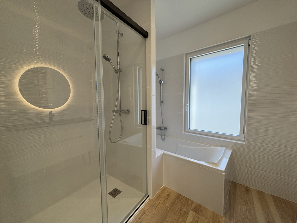 A LOUER. Libre Immédiatement, Ergué-Gabéric, Maison de 90 m² Entièrement Rénové avec Jardin
