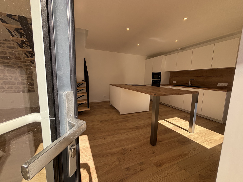 A LOUER. Libre Immédiatement, Ergué-Gabéric, Maison de 90 m² Entièrement Rénové avec Jardin