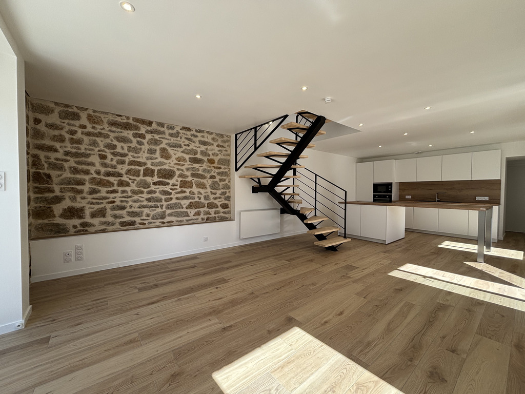 A LOUER. Libre Immédiatement, Ergué-Gabéric, Maison de 90 m² Entièrement Rénové avec Jardin