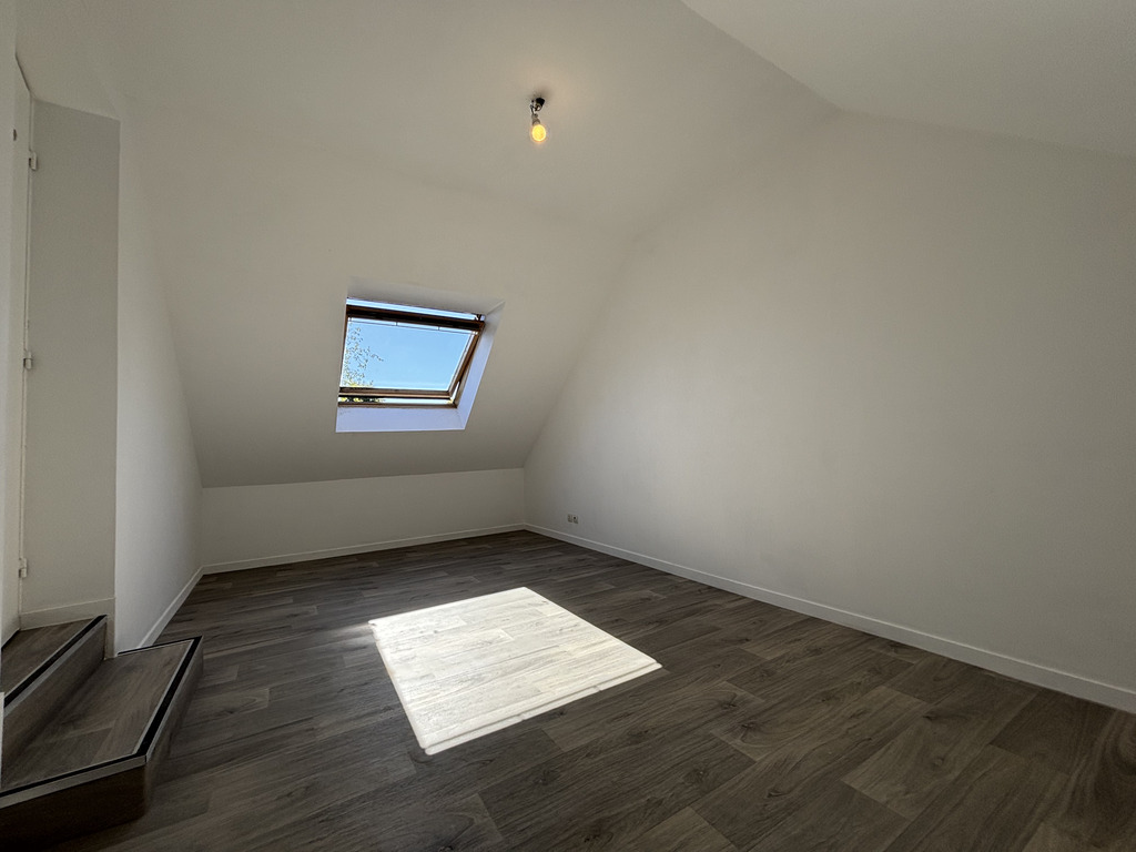 A LOUER. Libre au 05/10/2026. Ergué-Gabéric, Maison de 79 m², Renovée avec Garage et Jardin