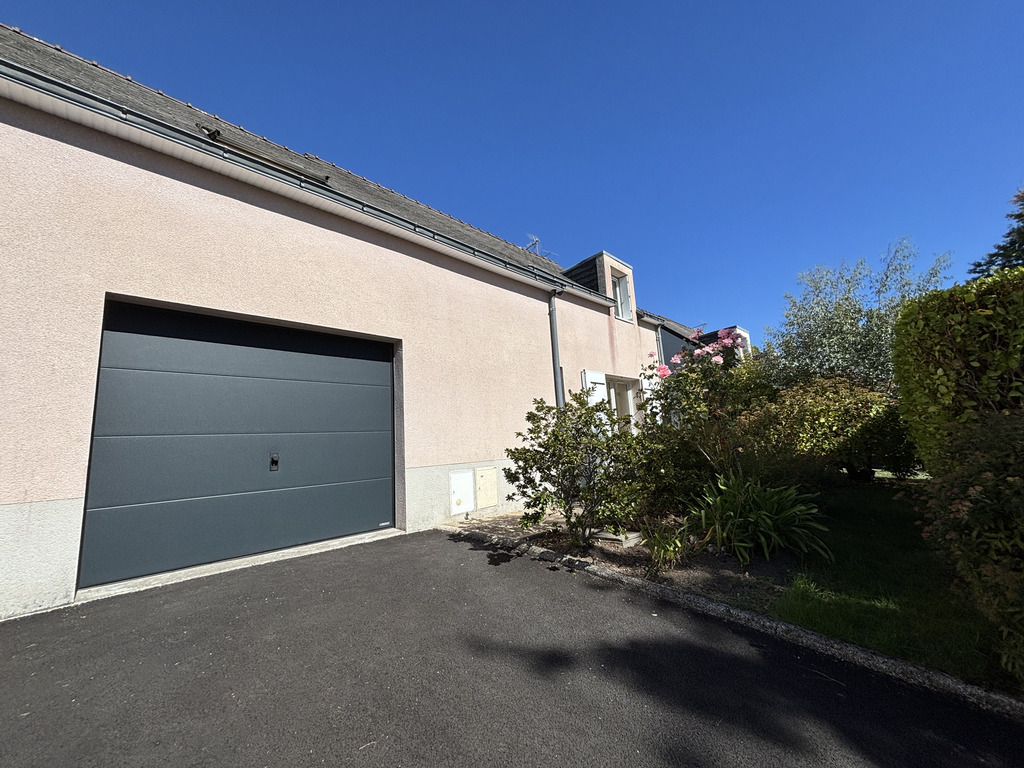 A LOUER. Libre au 05/10/2026. Ergué-Gabéric, Maison de 79 m², Renovée avec Garage et Jardin