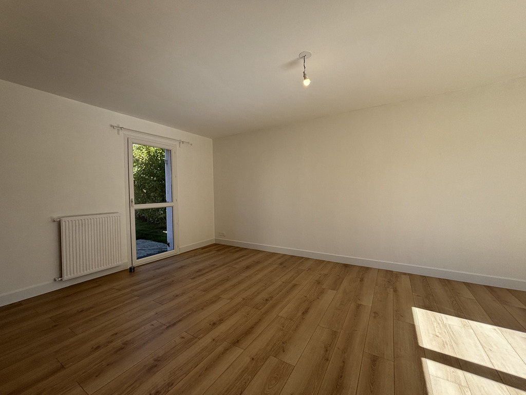 A LOUER. Libre au 05/10/2026. Ergué-Gabéric, Maison de 79 m², Renovée avec Garage et Jardin