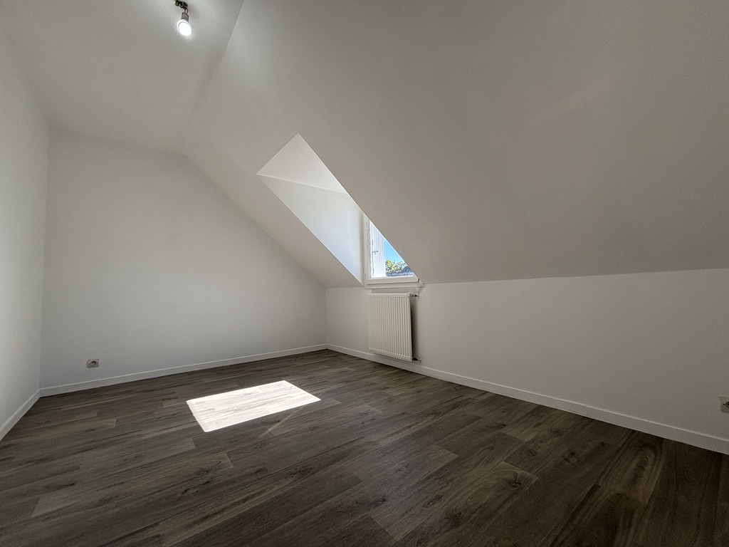 A LOUER. Libre au 05/10/2026. Ergué-Gabéric, Maison de 79 m², Renovée avec Garage et Jardin