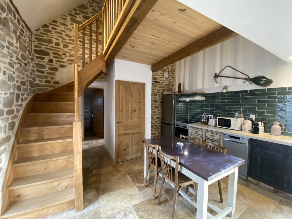 A Louer. Disponible début novembre 2026. Landudec, Maison individuelle 2 chambres avec Terrasse et jardin clos !