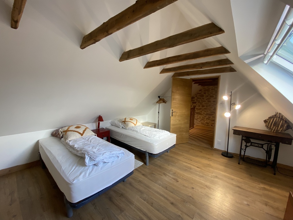 A Louer. Disponible début novembre 2026. Landudec, Maison individuelle 2 chambres avec Terrasse et jardin clos !