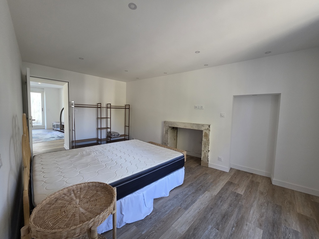 PONT L’ABBE, A LOUER, Plein Centre Ville, Appartement de type 3 (83m²) avec sa TERRASSE
