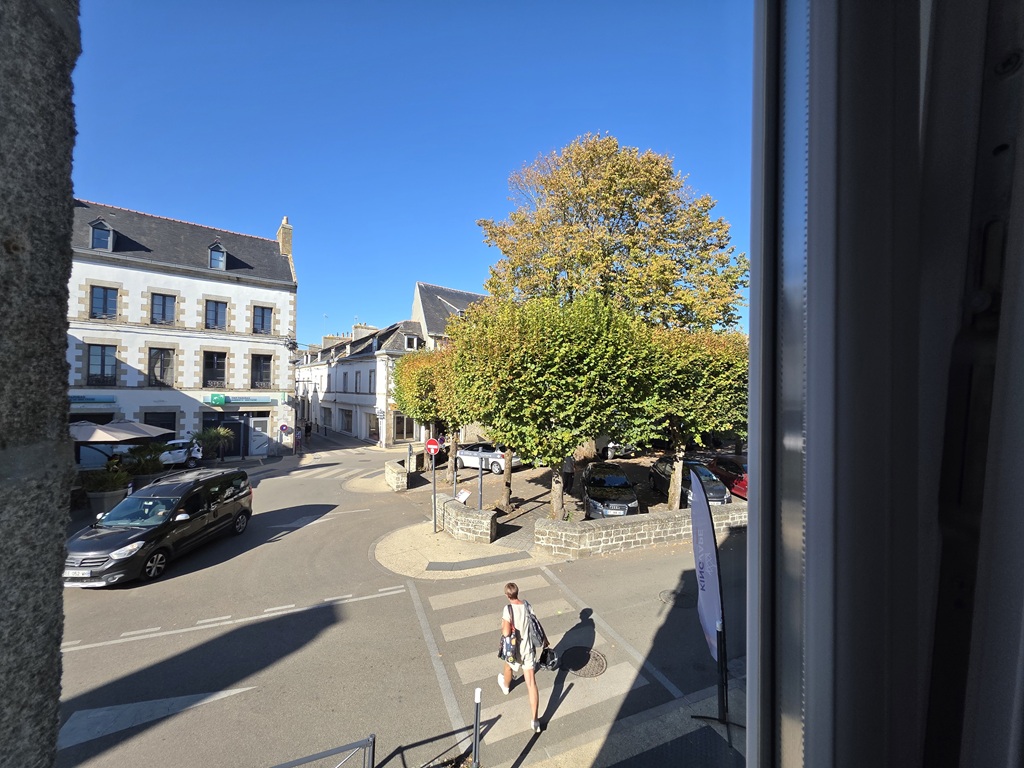 PONT L’ABBE, A LOUER, Plein Centre Ville, Appartement de type 3 (83m²) avec sa TERRASSE