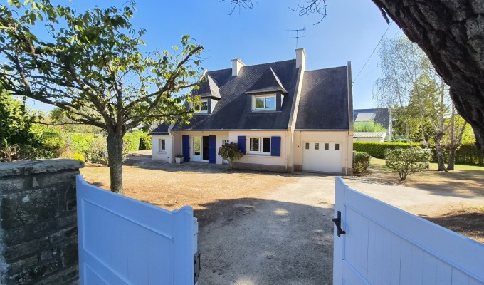 Concarneau – Au coeur du Cabellou, la maison familiale de 133m² & son écrin arboré à 300 m des plages